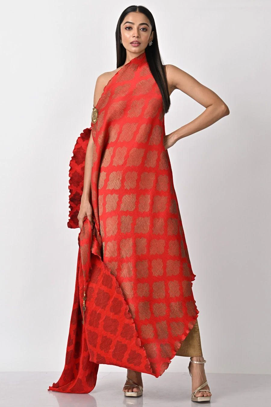Kiran Uttam Ghosh Red Printed & Pleated Drape 1 Kiran Uttam Ghosh Red Printed & Pleated Drape