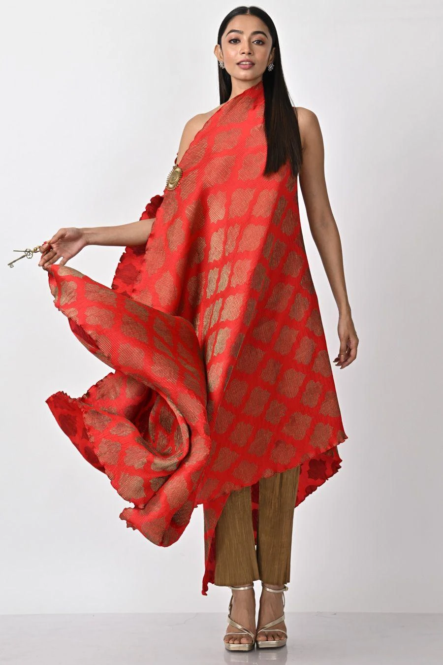 Kiran Uttam Ghosh Red Printed & Pleated Drape 5 Kiran Uttam Ghosh Red Printed & Pleated Drape - Image 5