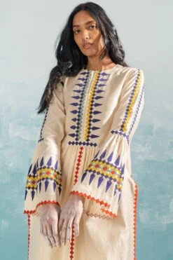 Ikai Beige High Slit Cutwork Pants -Outlet Spiffy Fits Store 1411ik35 4