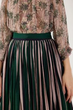 KoAi Green And Black Stripe Crinkled Skirt -Outlet Spiffy Fits Store 17723koia9 4