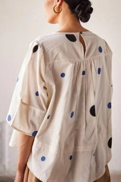 Khara Kapas Off-white Polka Printed Blouse 6 Khara Kapas Off-white Polka Printed Blouse -Outlet Spiffy Fits Store 19923kk28 3