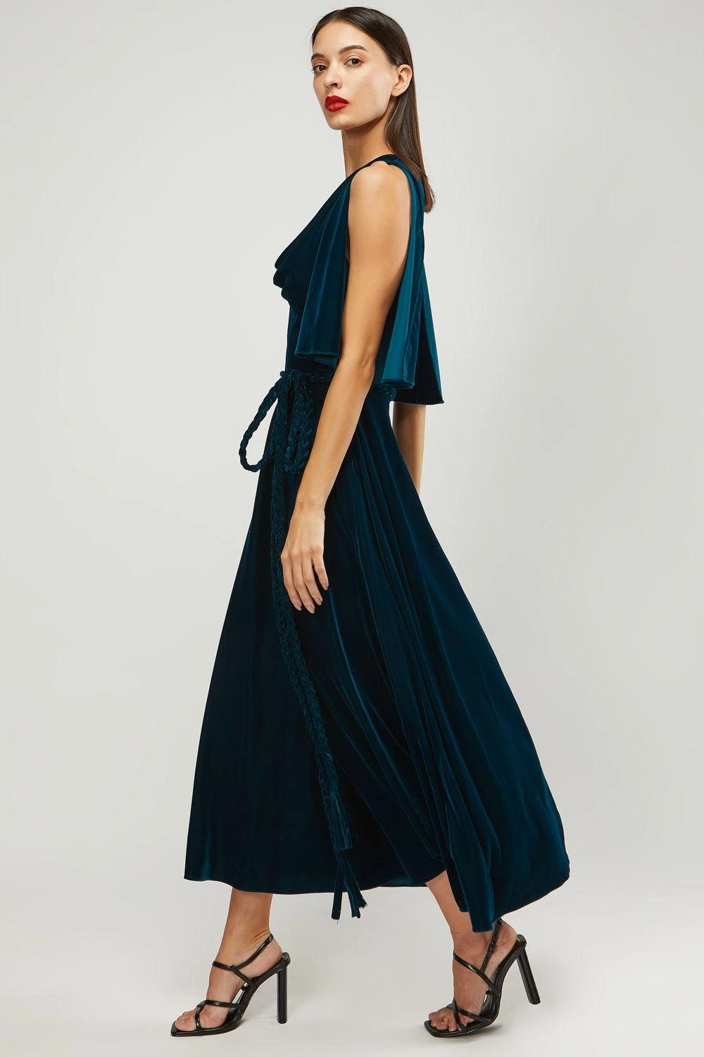 Gauri & Nainika Emerald Green Velvet Midi Dress 2 Gauri & Nainika Emerald Green Velvet Midi Dress - Image 2