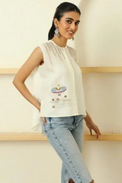 Twenty Nine White Embroidered Top With Pleated Back -Outlet Spiffy Fits Store 254tn24 3