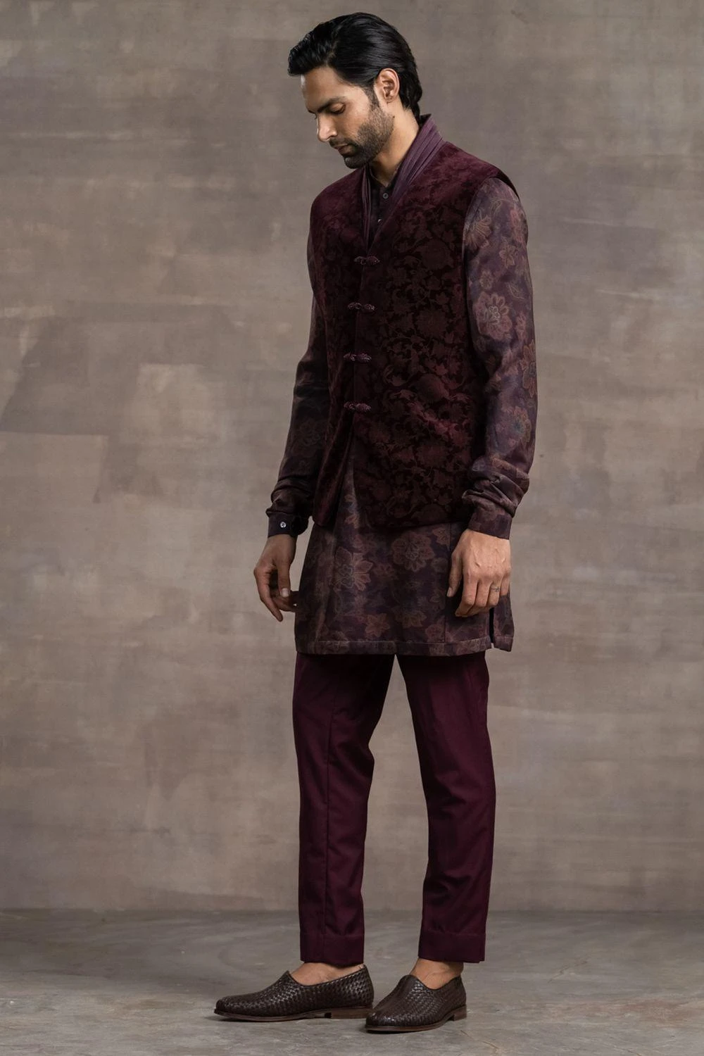 Tarun Tahiliani Men Wine Velvet Jacket Set 3 Tarun Tahiliani Men Wine Velvet Jacket Set - Image 3