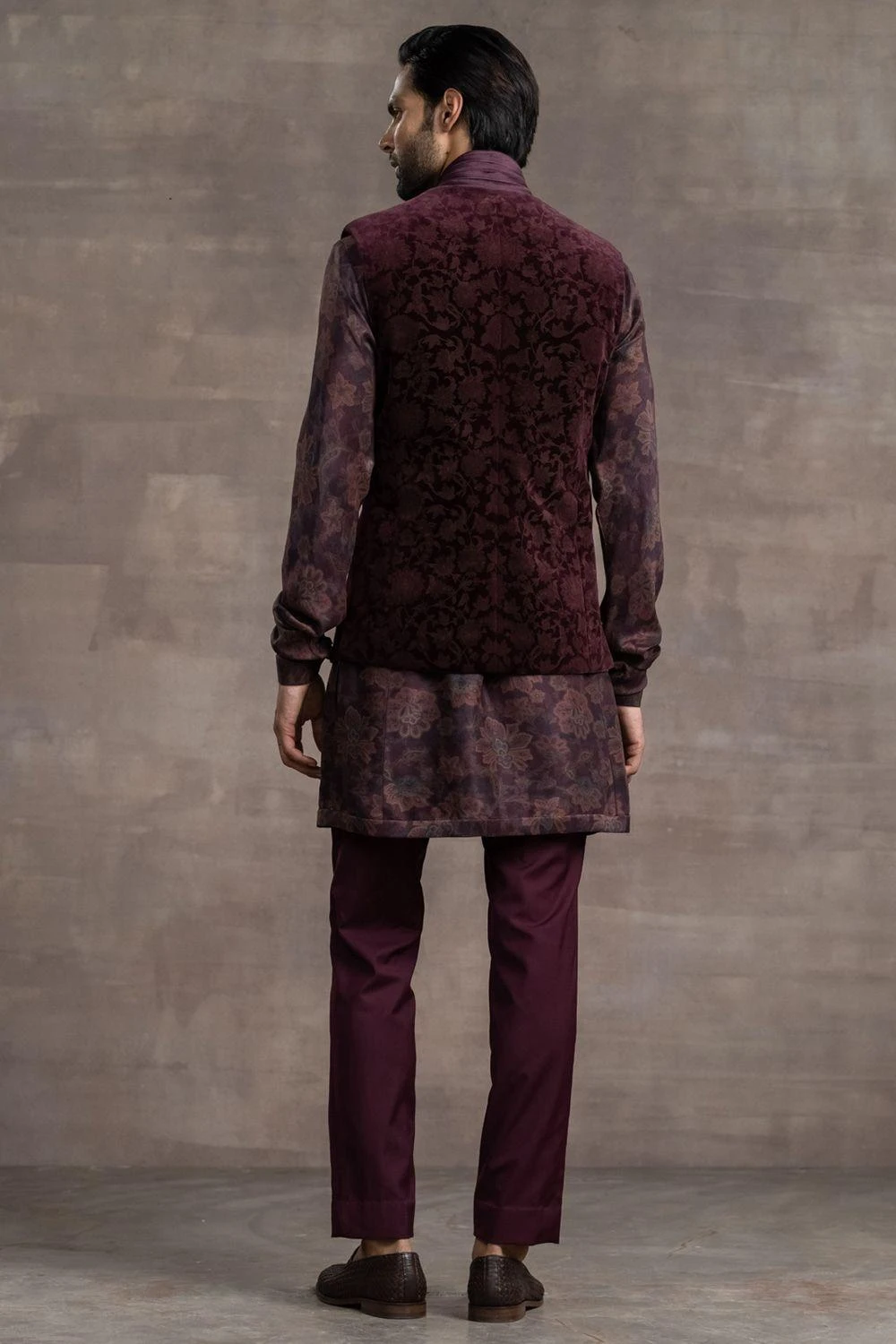 Tarun Tahiliani Men Wine Velvet Jacket Set 4 Tarun Tahiliani Men Wine Velvet Jacket Set - Image 4