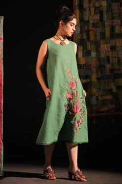 CAPISVIRLEO Sage Embroidered A-line Dress