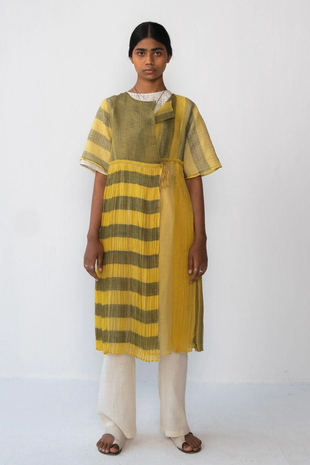 Urvashi Kaur White Cotton Linen Pants 1 Urvashi Kaur White Cotton Linen Pants