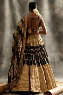 Itrh Black & Gold Lehenga Set With Lampi Details 9 Itrh Black & Gold Lehenga Set With Lampi Details -Outlet Spiffy Fits Store itrh1045 5