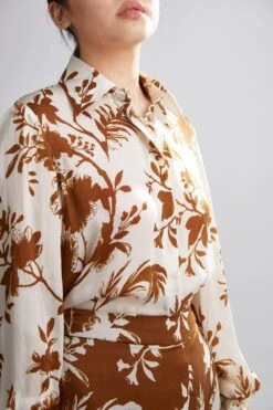 KoAi Cream And Brown Floral Shirt -Outlet Spiffy Fits Store kofw20051 3